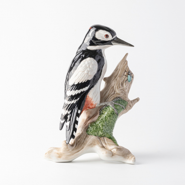 Фарфоровая статуэтка Дятла на дереве 23,5 см.